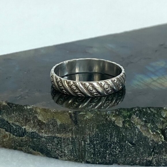 Sterling Silver 925 Textured Diagonal Pattern Band Wedding Ring Size 6.5 - Picture 6 of 14